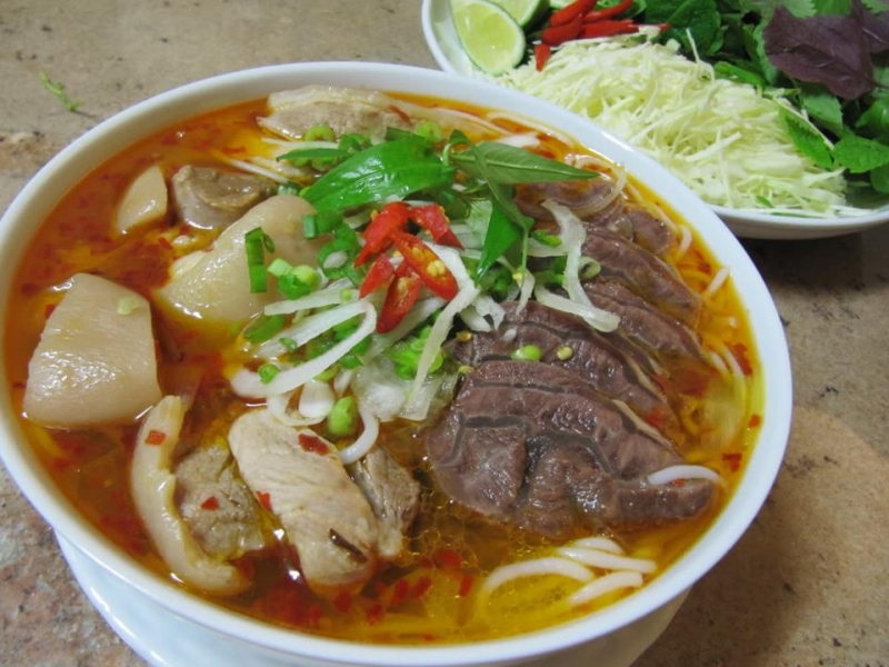 Top 26 Quán bún bò Huế Sài Gòn ngon xuất sắc chuẩn vị đông khách nhất