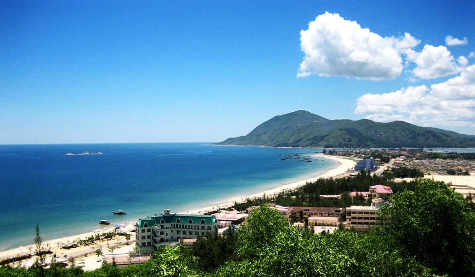 Thien Cam beach – the emerald of Ha Tinh