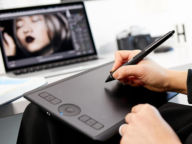 Bảng vẽ điện tử Wacom Intuos Pro S (PTH-460)