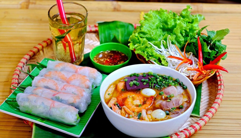 Bánh Canh Ghẹ Út Còi