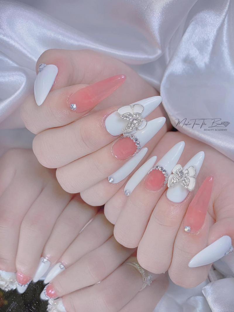 Bình Beauty Nails and Mi