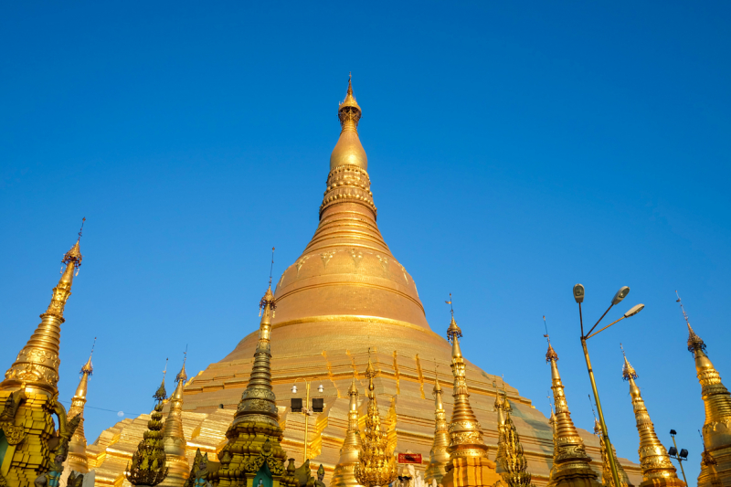 Theo truyền thuyết của người Myanmar, chùa Shwedagon có hơn 2.500 năm lịch sử