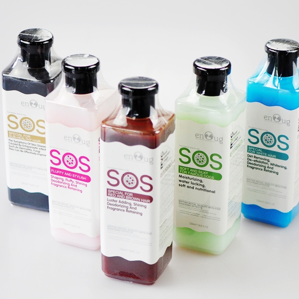 Dầu tắm chó SOS có 5 loại với 5 màu sắc tương ứng với 5 công dụng khác nhau
