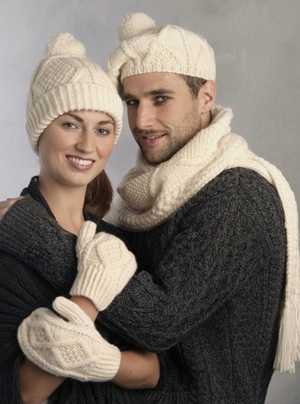 Mũ len là một món đồ không thể thiếu cho các cặp đôi khi mùa đông về