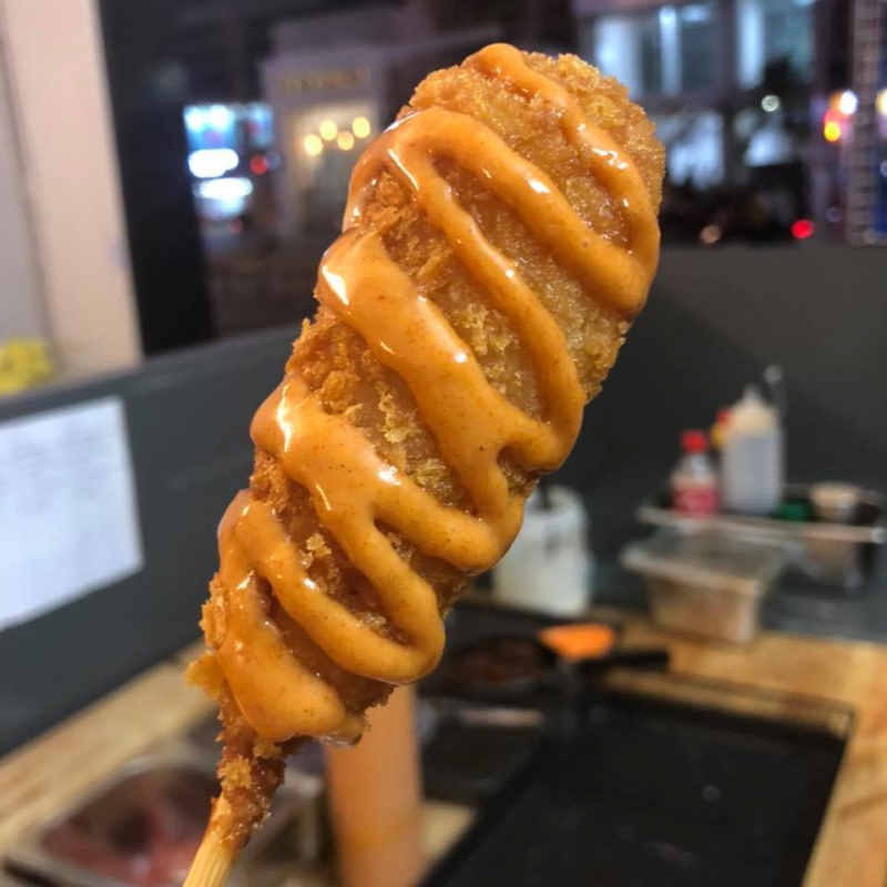 Corndog hay còn gọi là xúc xích rán