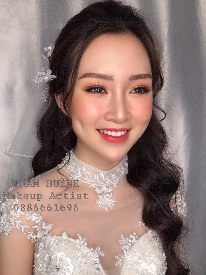 Trâm Huỳnh make up