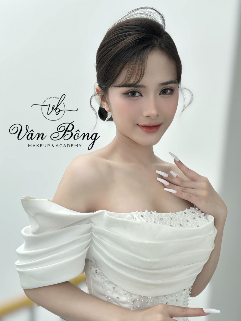 Vân Bông Makeup Academy